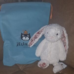 NWT Authentic‼️jellycat Medium Blossom Cream Bunny ‘Berry’ - FAST SHIPPI…
